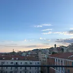 アパート Cavour17 サンレモ